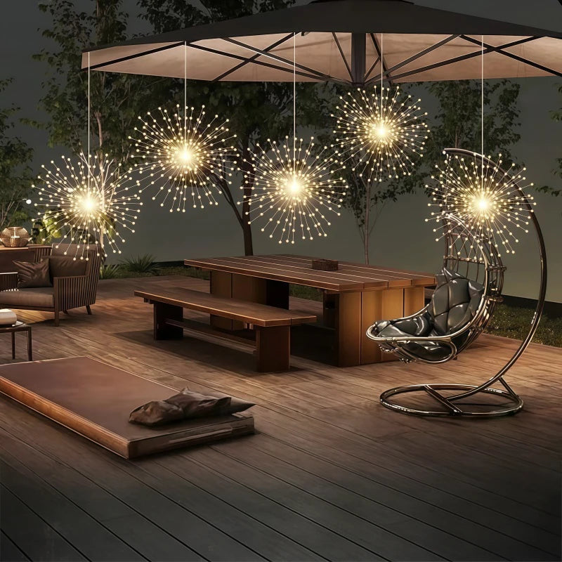4/5 pièces de lumières solaires suspendues en forme de feux d'artifice pour les avant-toits, alimentées par énergie solaire avec capteur de lumière, lumières décoratives pour jardin extérieur